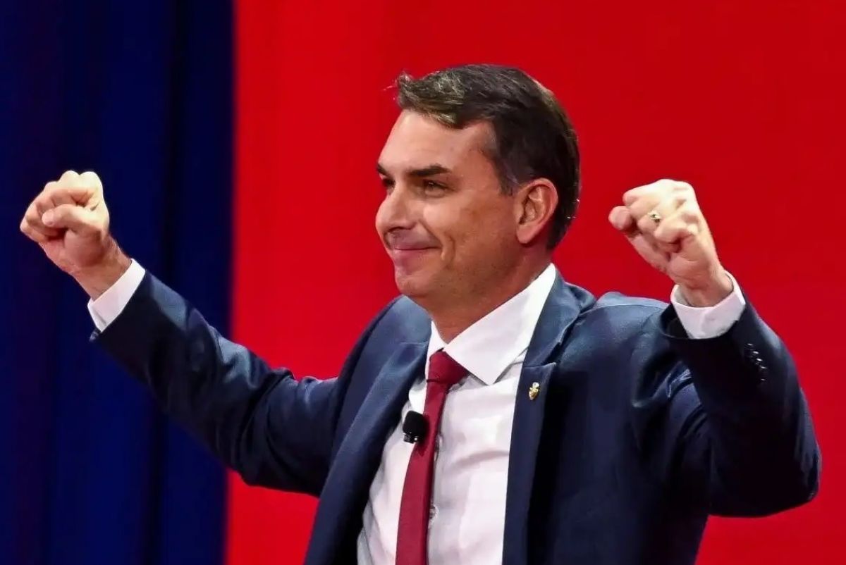 Flávio Bolsonaro processa X; empresa recorre e cita liberdade de expressão