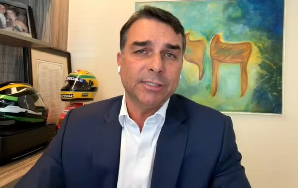 Flávio Bolsonaro garante que não desistirá da corrida ao Planalto