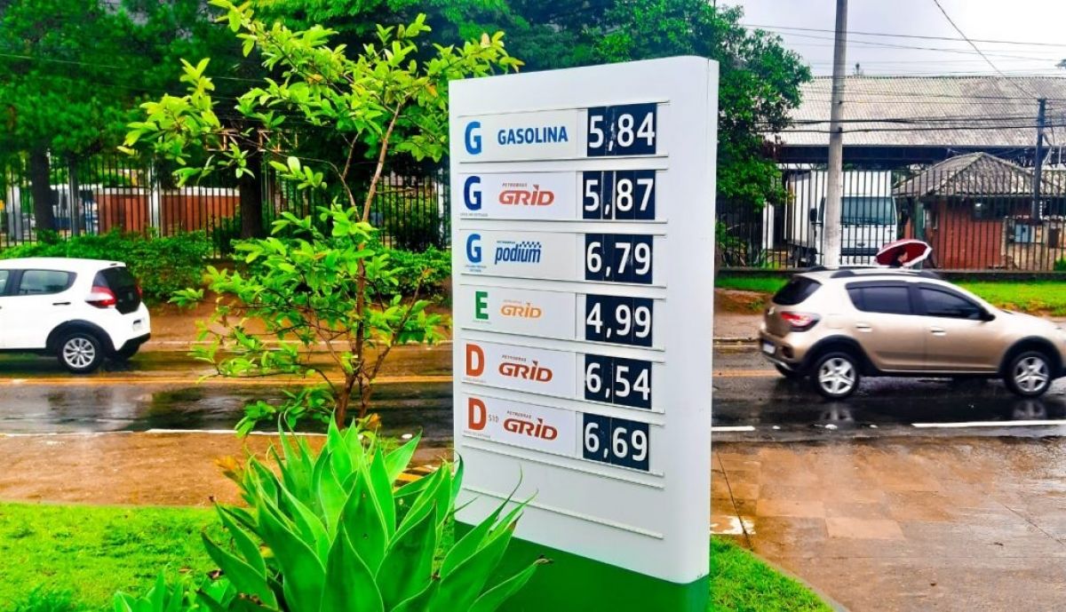 Gasolina abaixo de R$ 6 surpreende motoristas em Goiânia e reflete guerra de preços