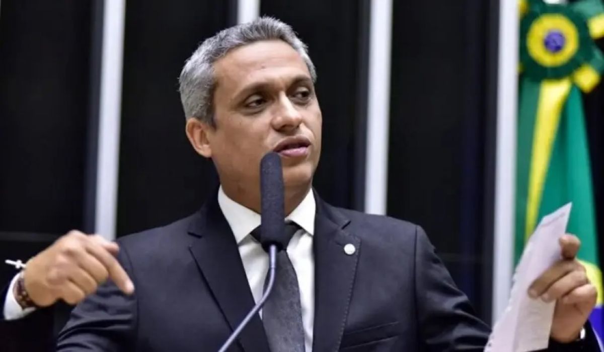Gayer é investigado por desviar dinheiro público e é réu por calúnia no STF