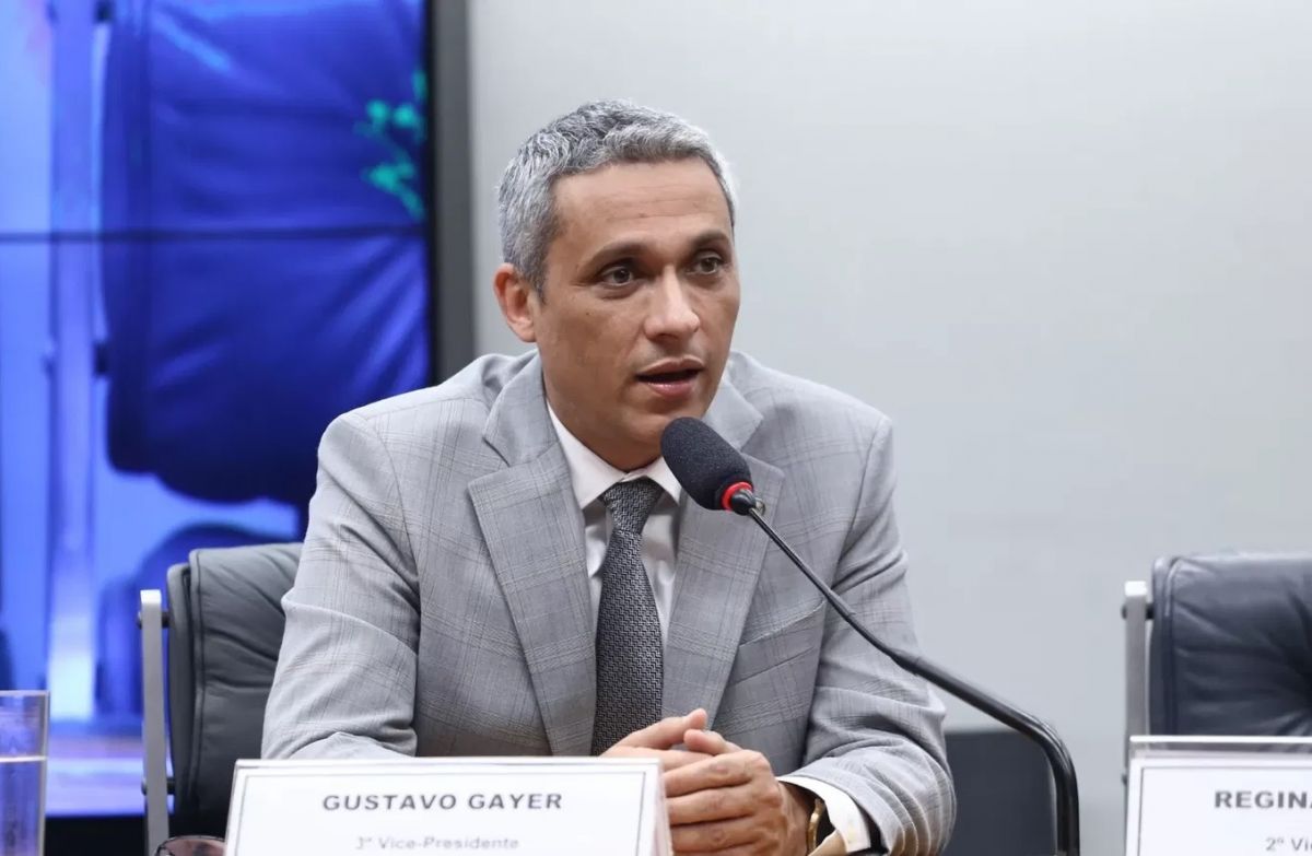 Gustavo Gayer votou a favor da PEC da Blindagem