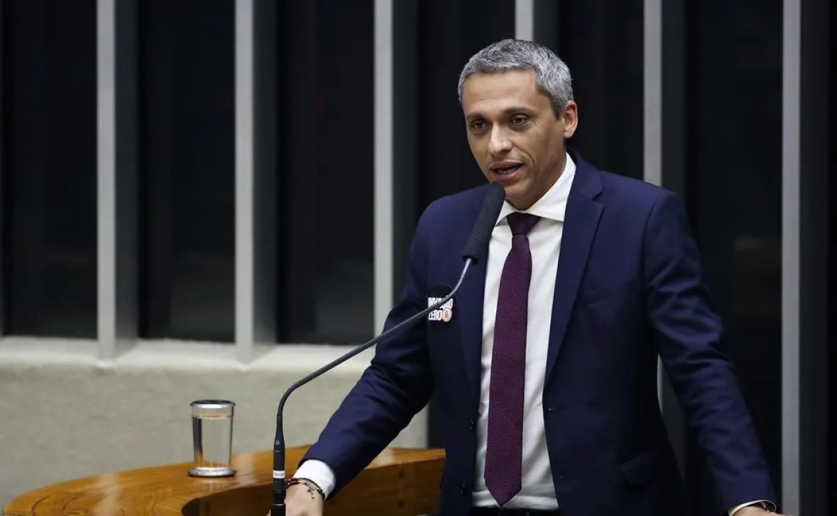 Câmara de Anápolis rejeita título de cidadania a Gustavo Gayer