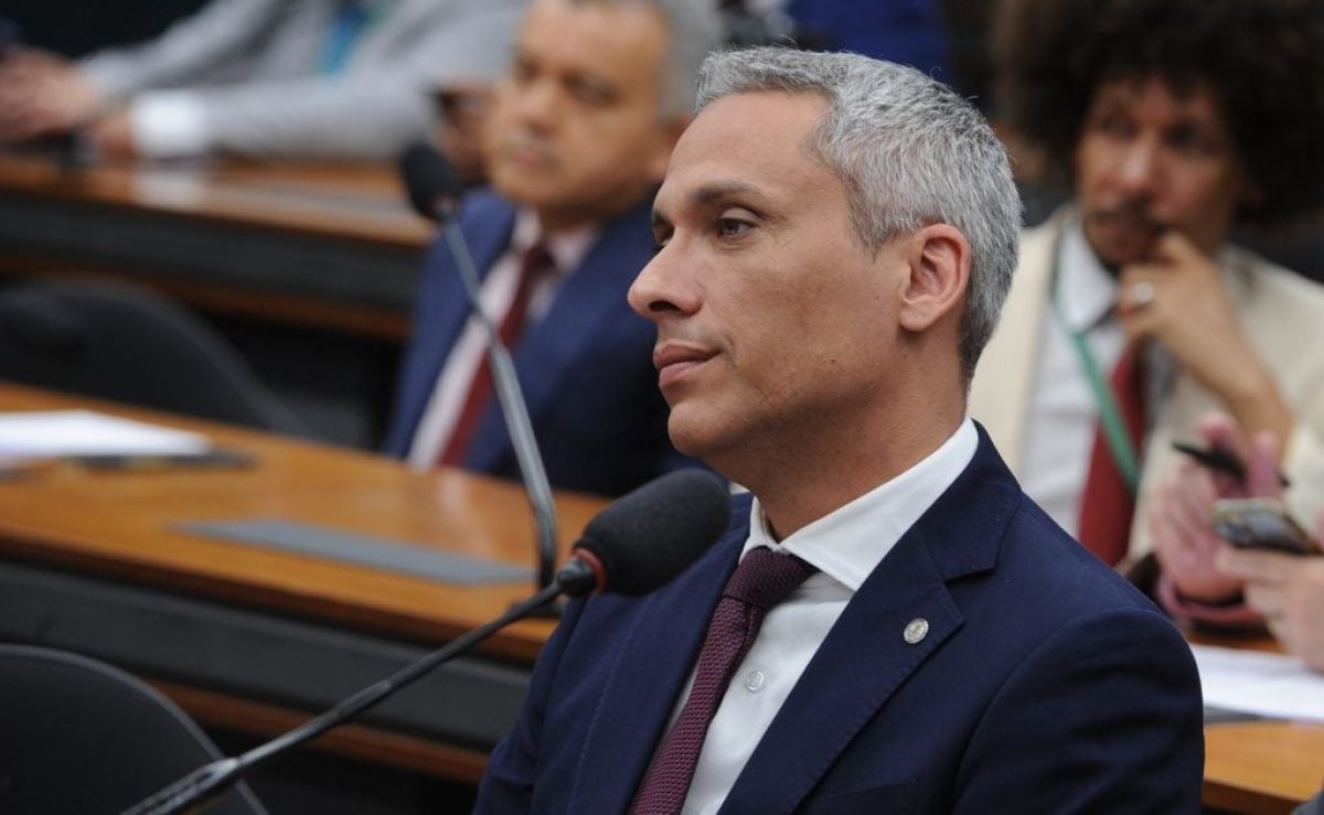 Gustavo Gayer já usou crianças de 1 e 9 anos como laranjas em suas empresas