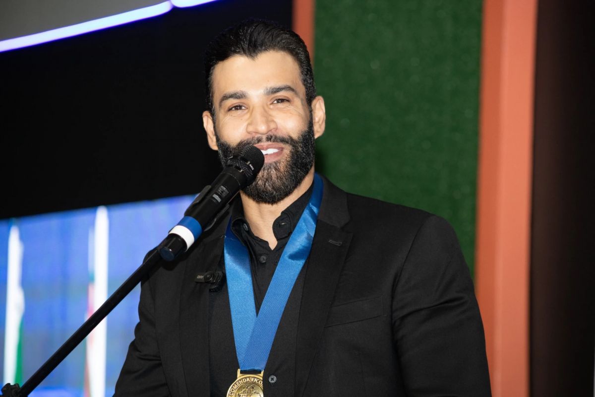 Gusttavo Lima é condenado a pagar R$ 149 mil após número de celular aparecer em música