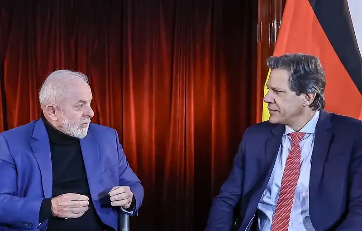 Gastos do governo Lula crescem o dobro da arrecadação e ampliam risco fiscal
