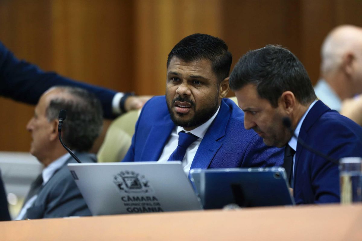 Vereadores de Goiânia devem gastar R$ 170 mil em viagem a Portugal