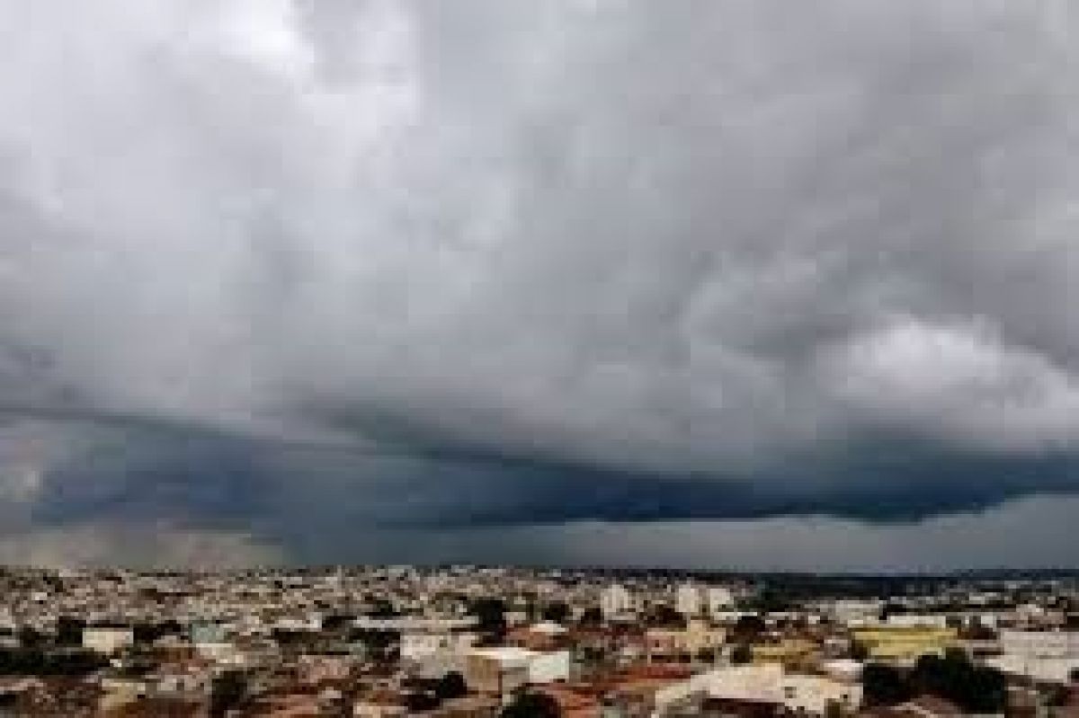Chuva e frente fria chegam a Goiás no fim de semana