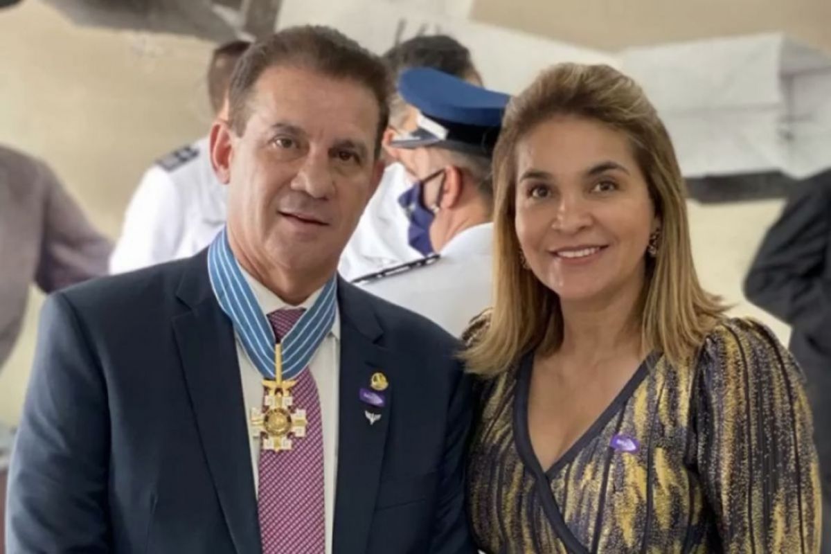 Site diz que aliança de Vanderlan com PT pode fazê-lo lançar sua mulher em Senador Canedo