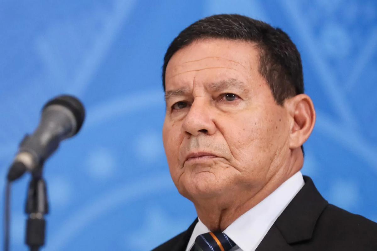 Mourão nega envolvimento em trama golpista e rebate delação: “Não somos bandidos”