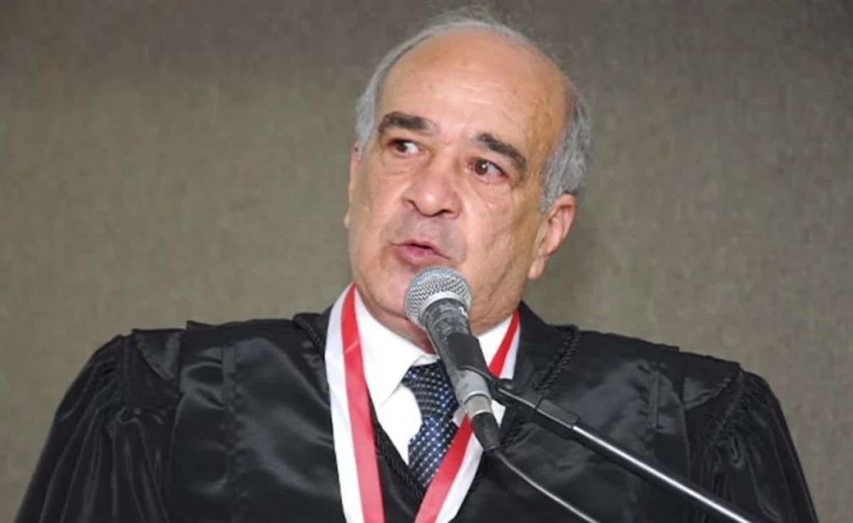 Desembargador é aposentado após assédio sexual