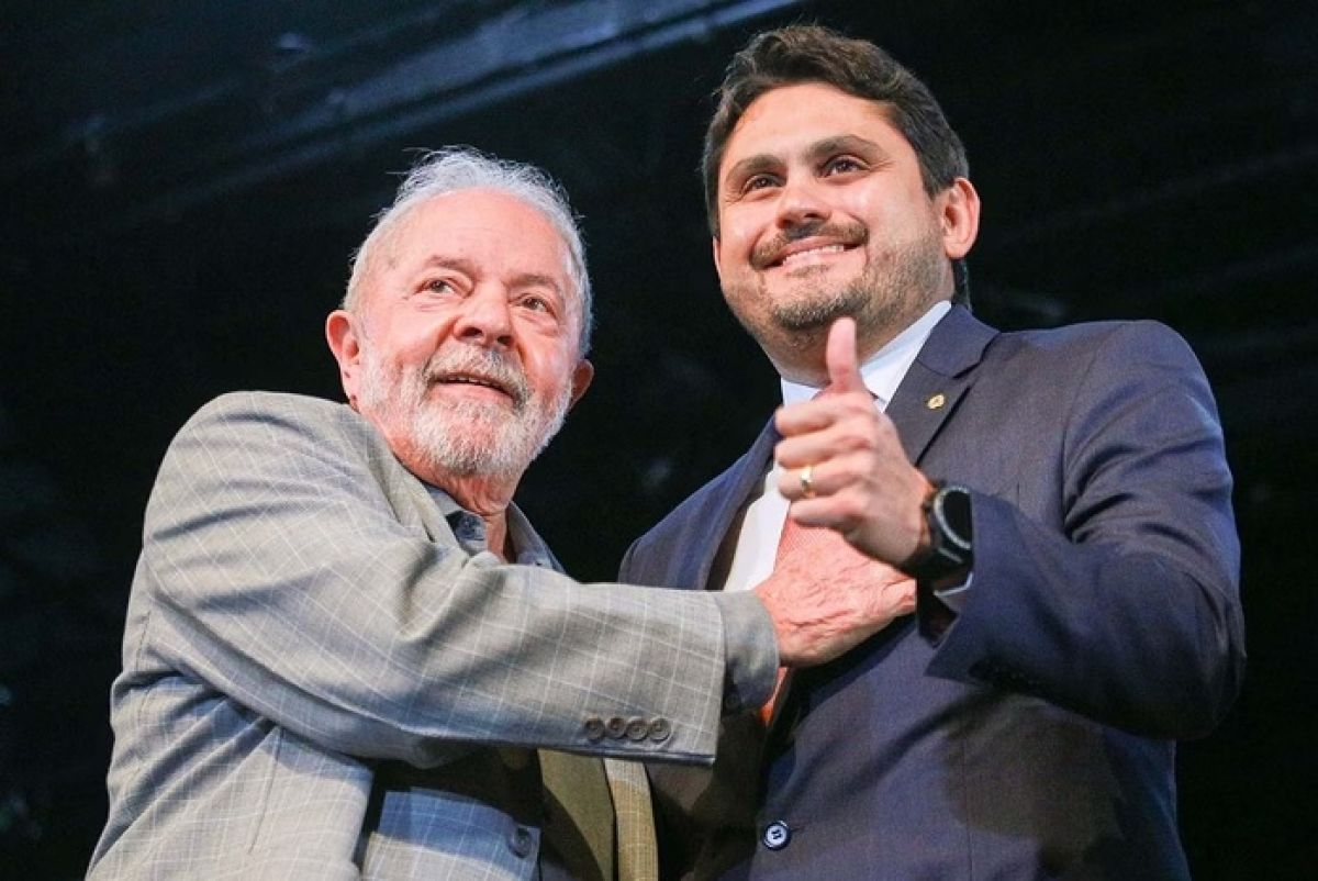 Ministro de Lula pede demissão após ser investigado por corrupção
