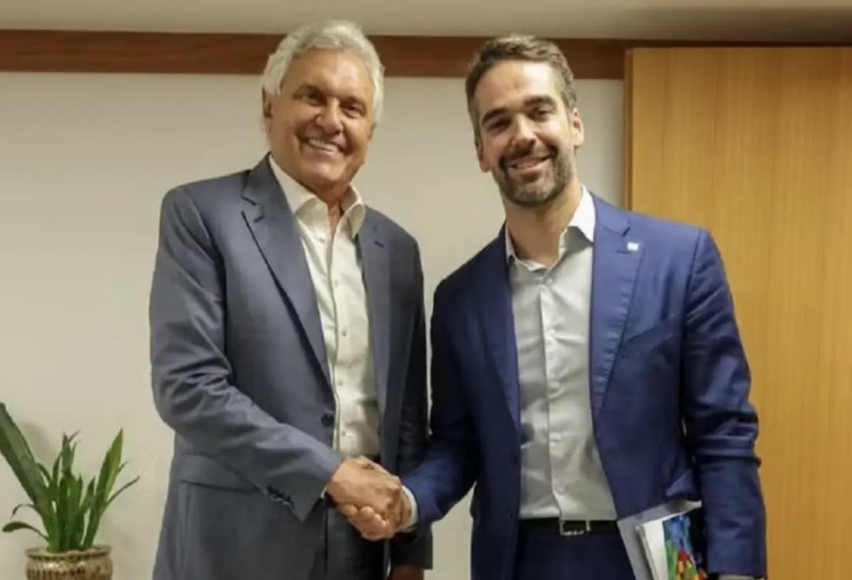 Após divergências, Eduardo Leite declara apoio a Caiado na corrida presidencial