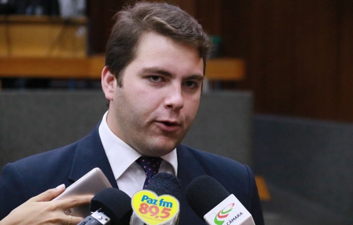 Lucas Kitão avança com projeto para tratamento com cannabis em Goiânia