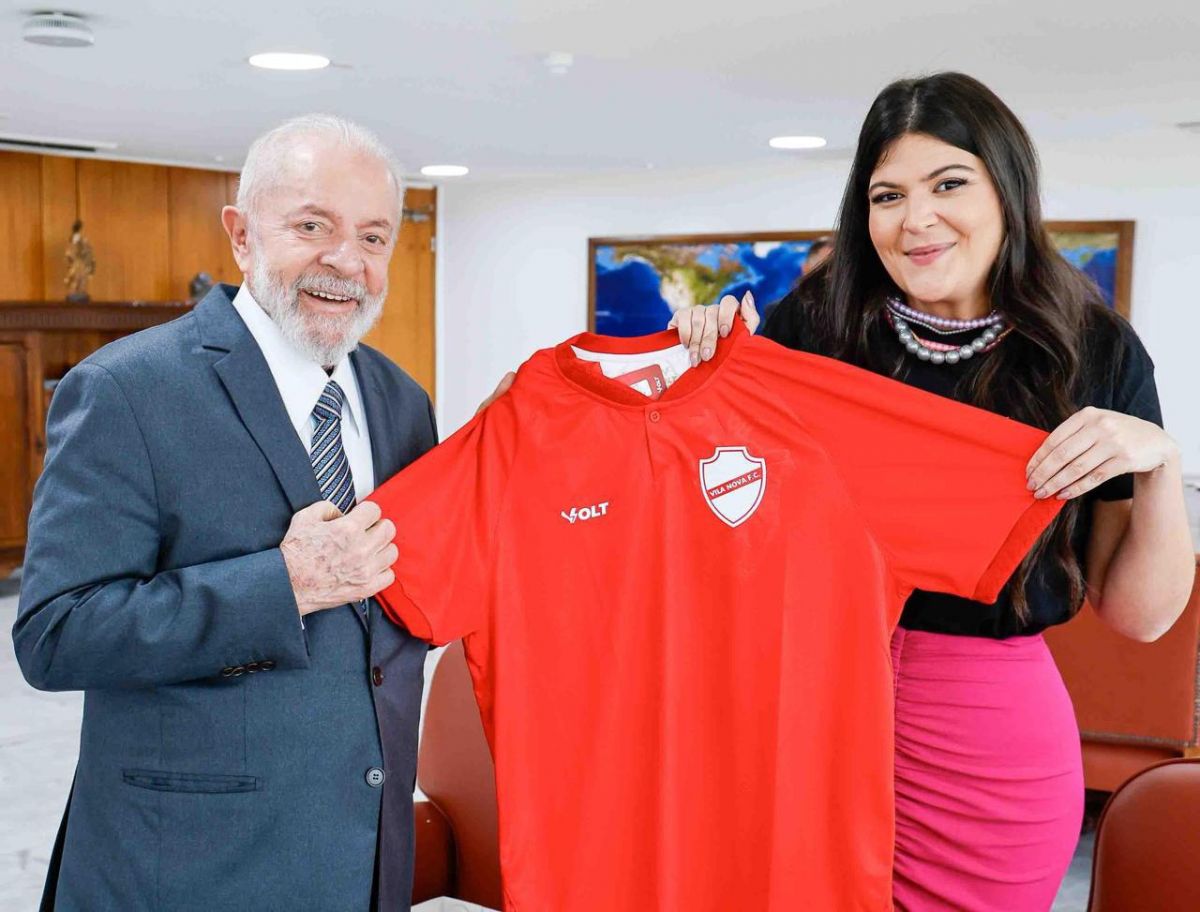 Aava Santiago quer aproximar o PSDB da esquerda