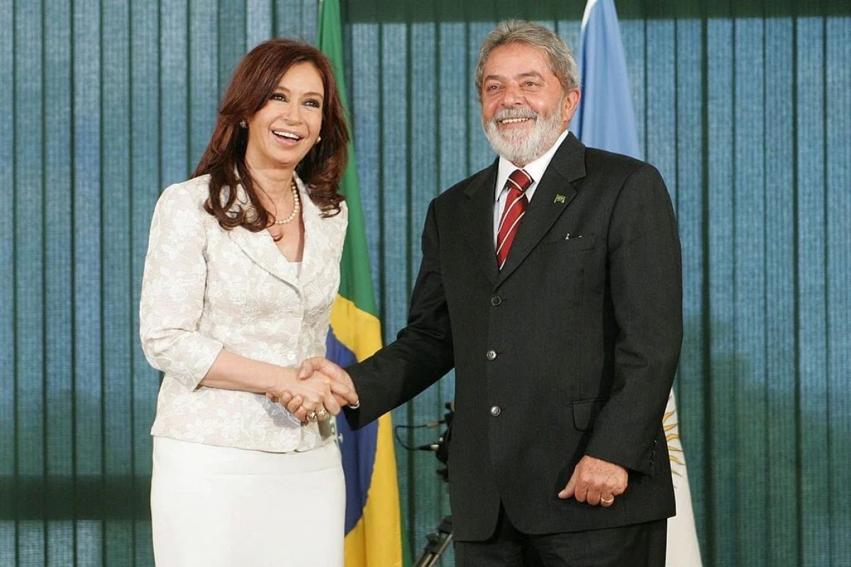 Lula deve visitar Cristina Kirchner em prisão domiciliar na Argentina