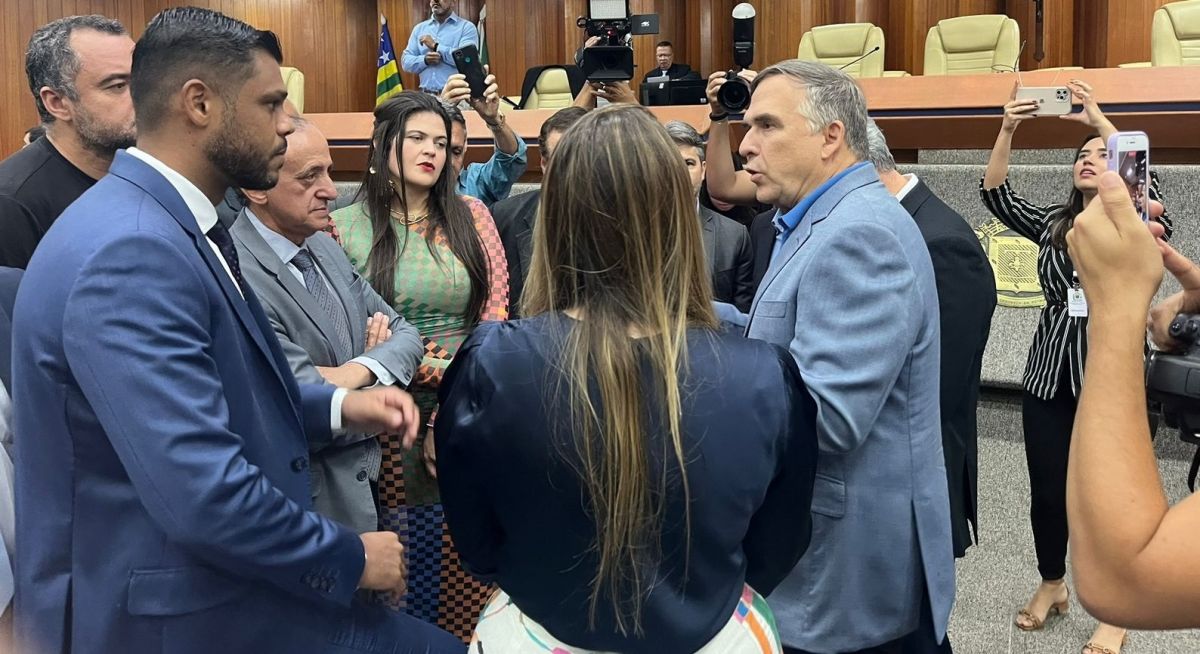 Vereadores querem ampliar cargos de chefia em meio a restrições de Mabel