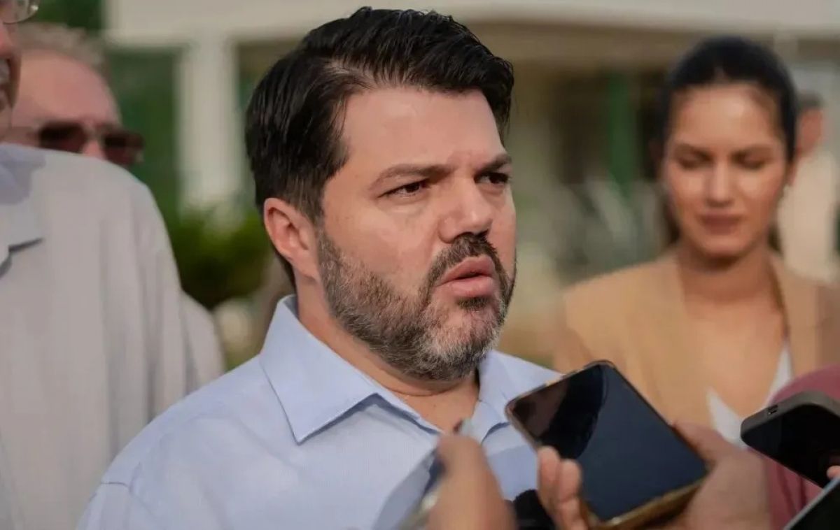 Prefeitura de Anápolis estava “bancando faculdade pra rico” denuncia Márcio Corrêa