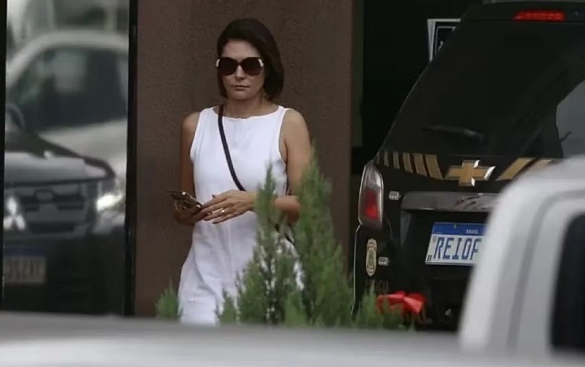 Em visita ao STF, Michelle Bolsonaro detalha quadro clínico do ex-presidente