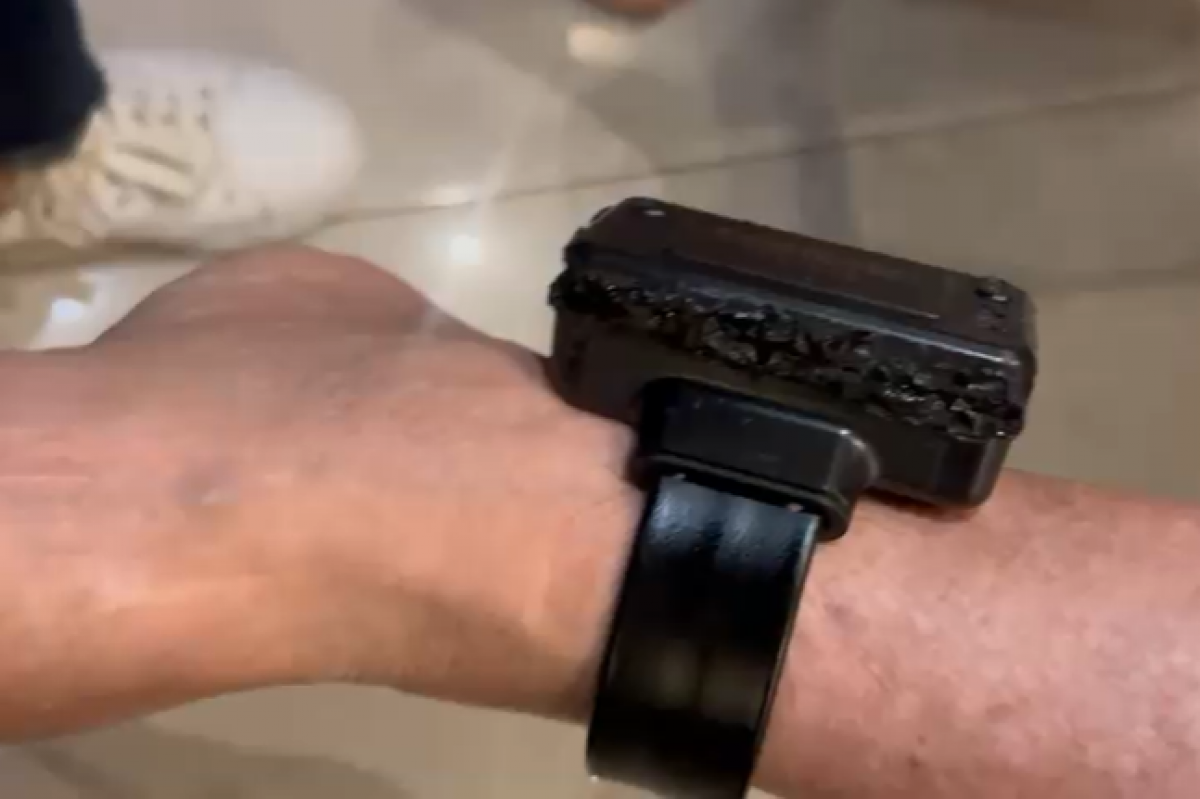 Bolsonaro admite ter usado ferro de solda para violar tornozeleira