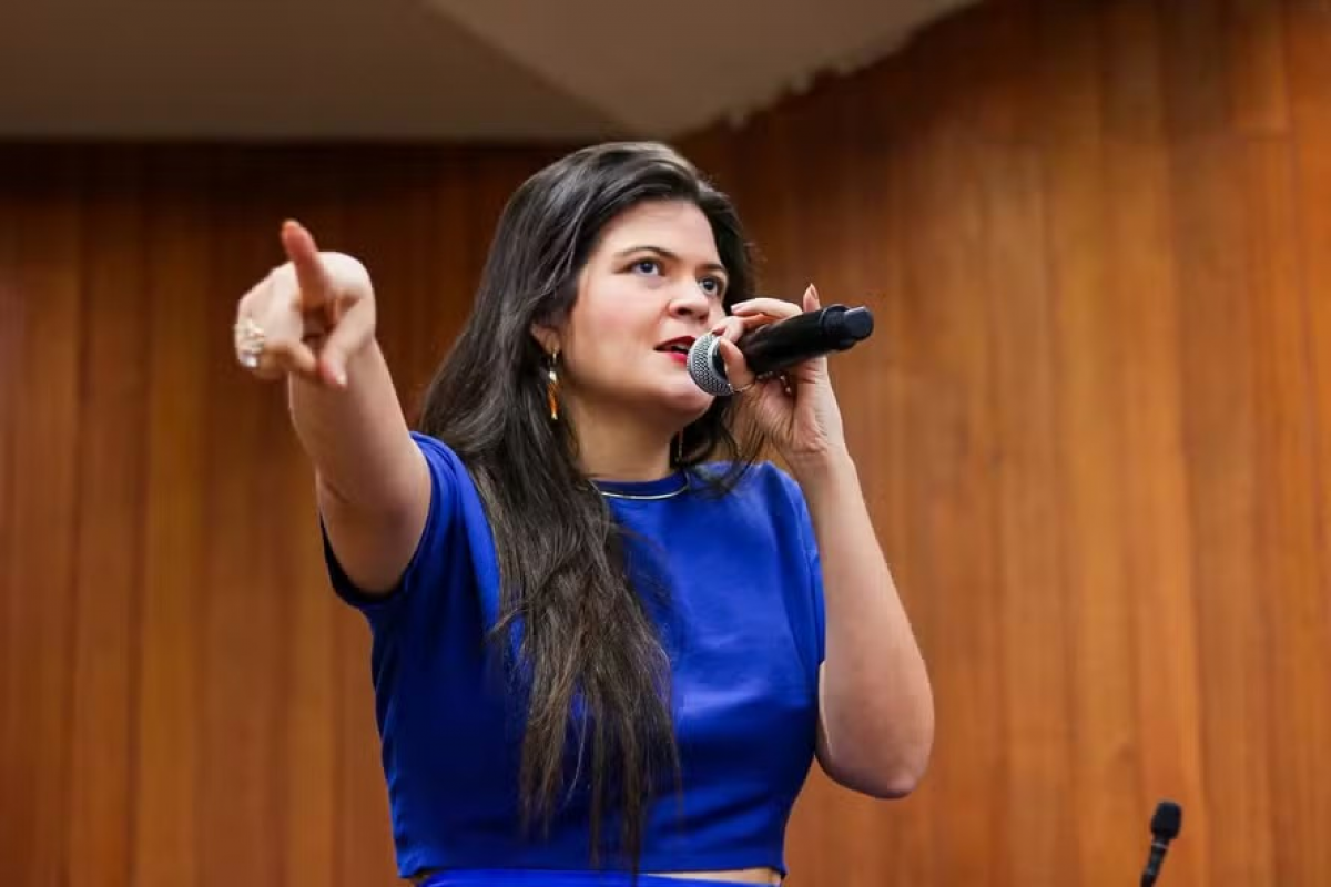 Aava Santiago pode abandonar Marconi Perillo e ir pra PSB em Goiás