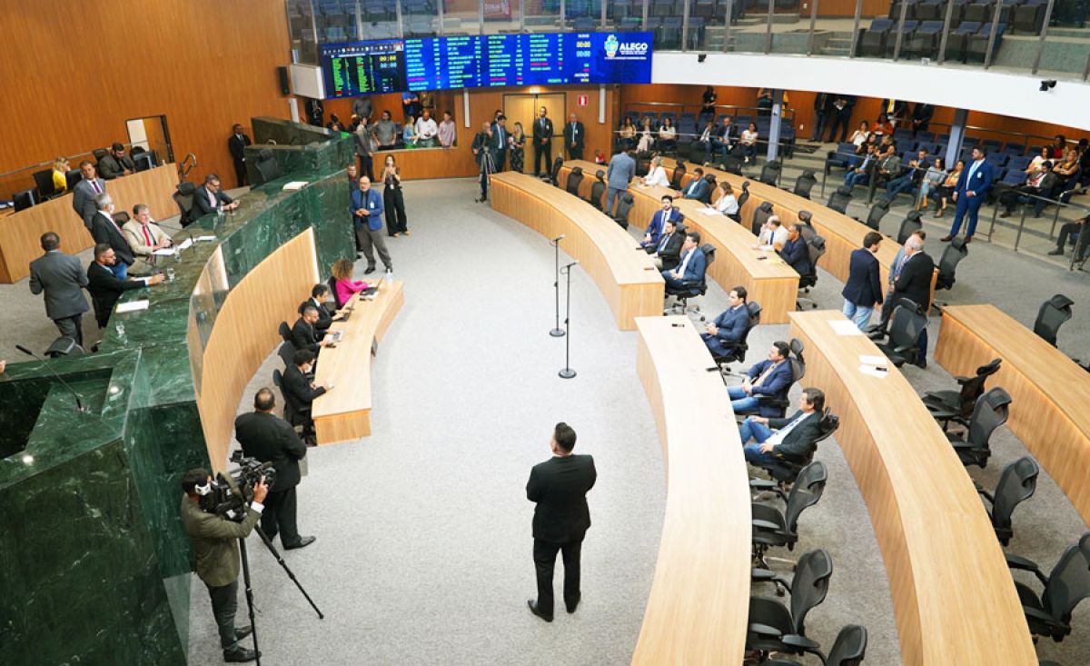 Deputados Estaduais serão beneficiados pela PEC da blindagem
