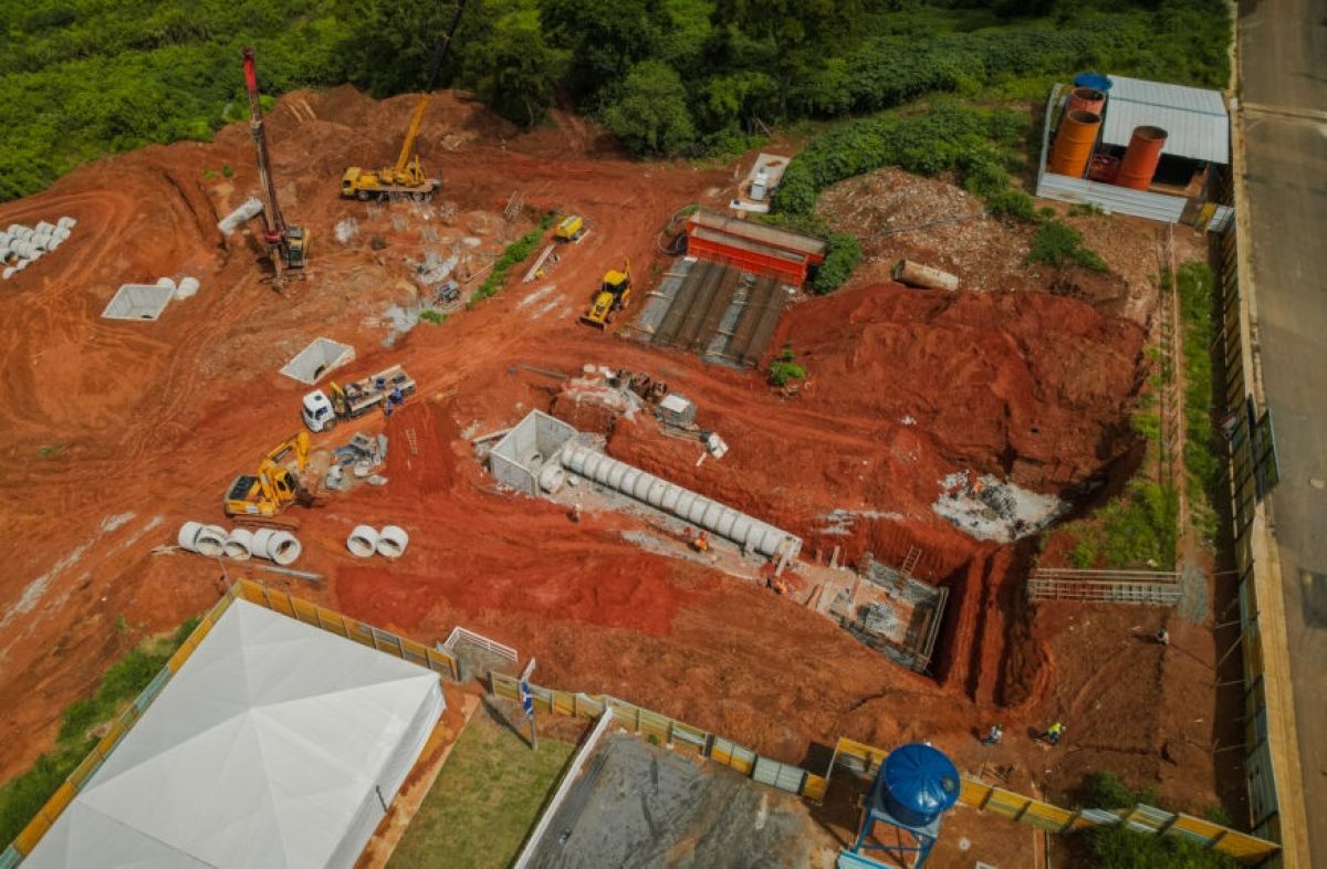 Márcio Corrêa acusa Roberto Naves de desviar R$ 800 milhões em obra de ponte em Anápolis