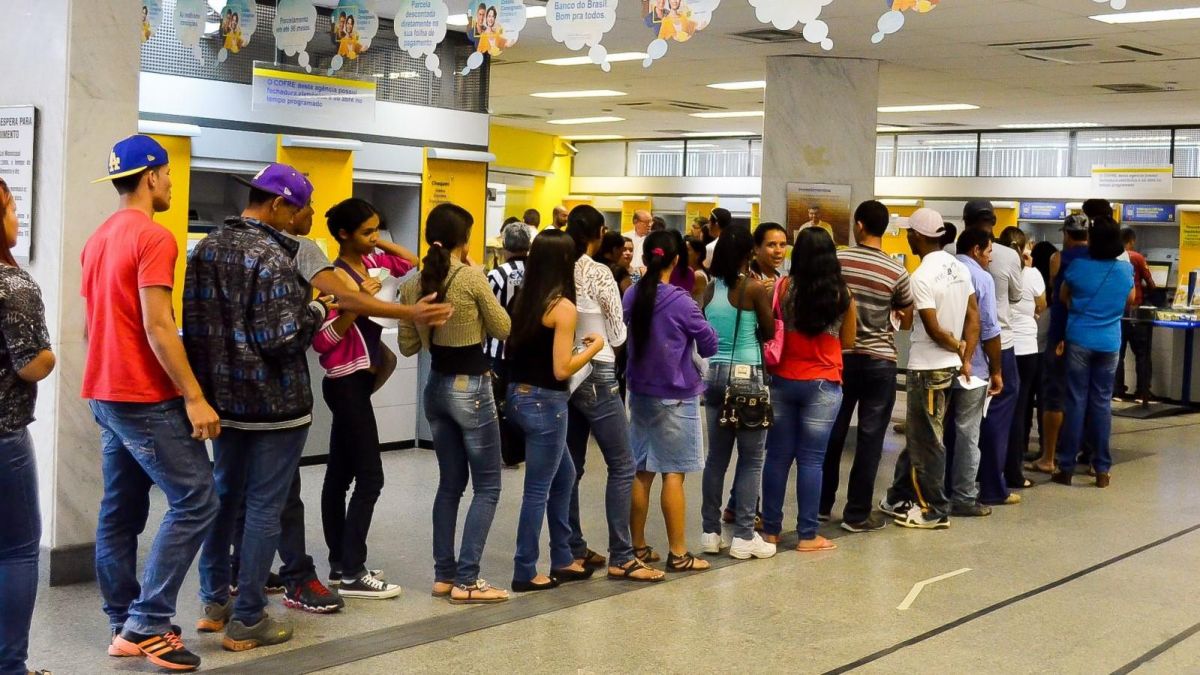 Enquanto a população espera, advogados podem ganhar atendimento preferencial em bancos