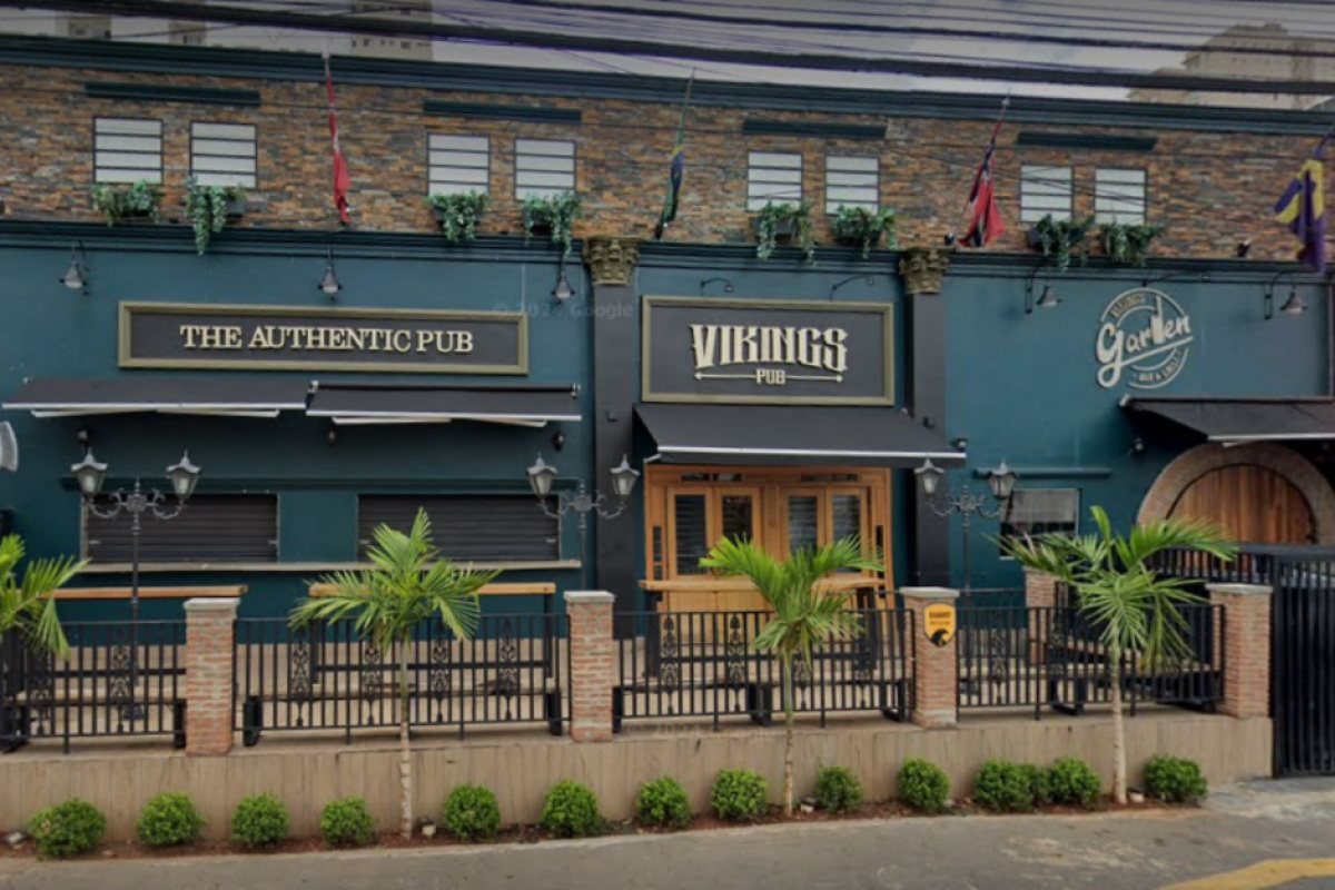 Mulher relata ter sido expulsa de pub em Goiânia após usar banheiro masculino