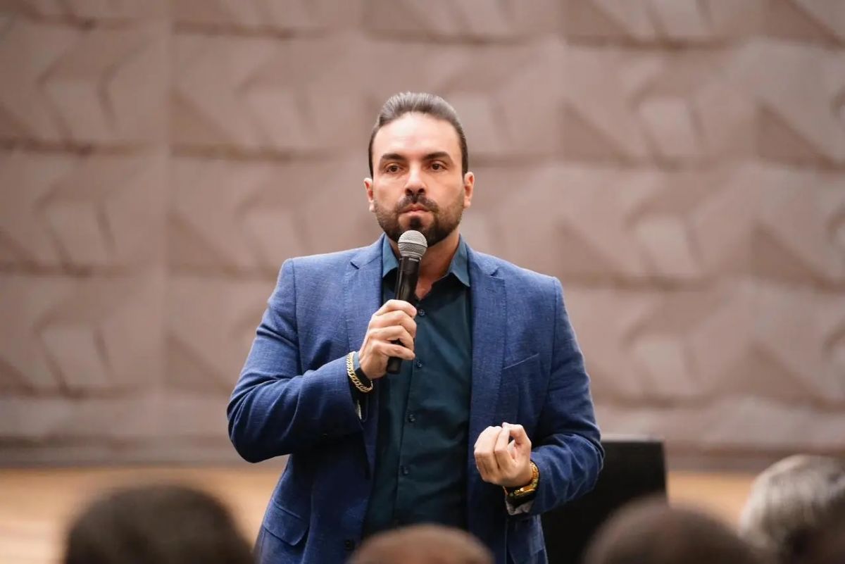 Chefe de gabinete de Bruno Peixoto prepara candidatura à Assembleia Legislativa