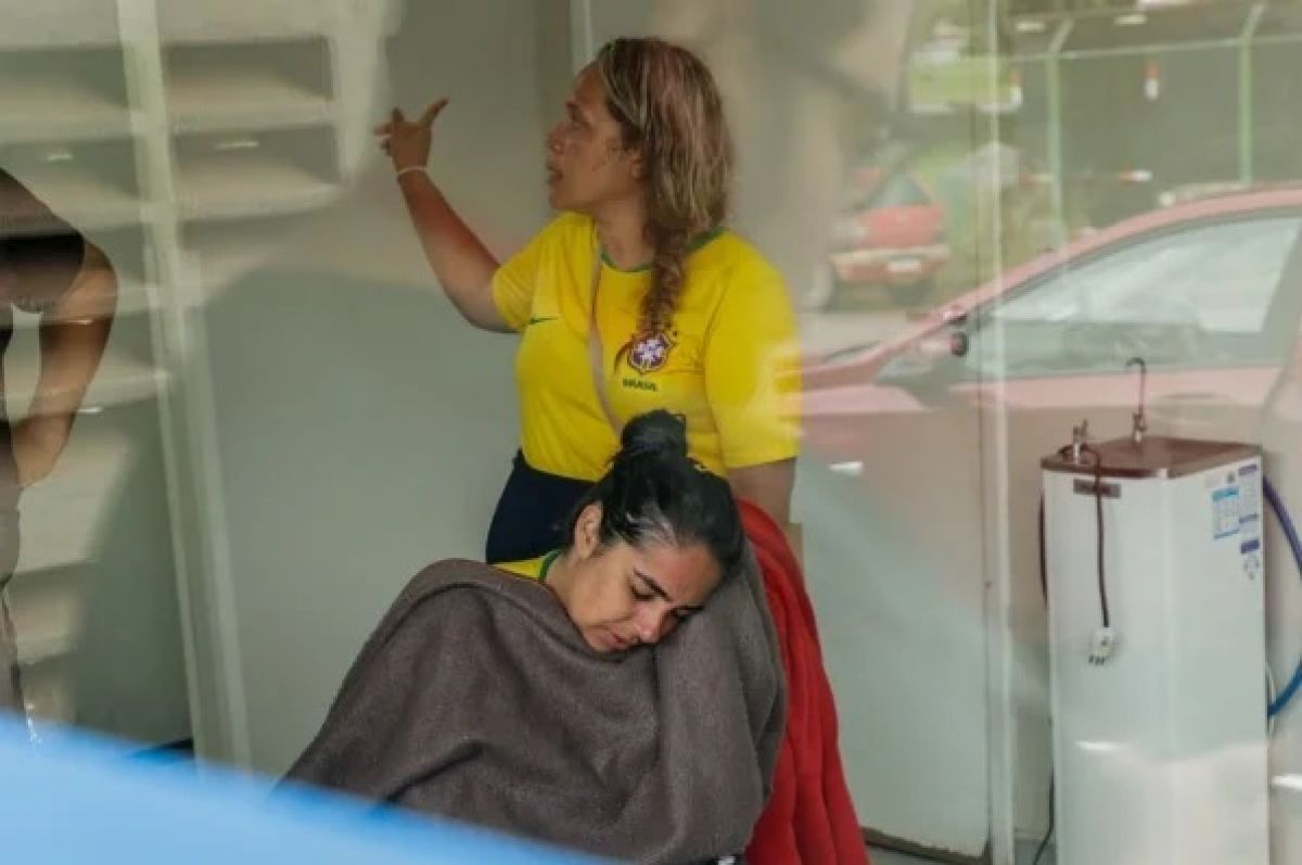 Quatro pessoas continuam internadas após raio atingir manifestantes em Brasília