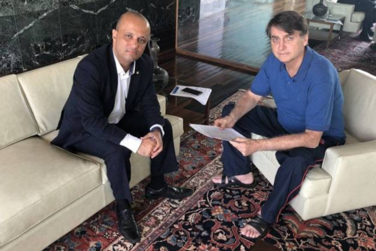Bolsonaro prioriza Senado em Goiás e pode apoiar Daniel Vilela