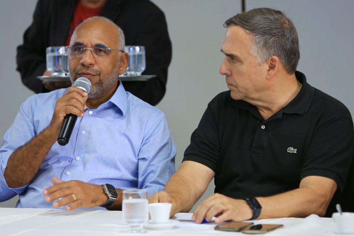 Gestão Rogério Cruz perde recursos do Ministério da Educação; Mabel tenta reverter situação