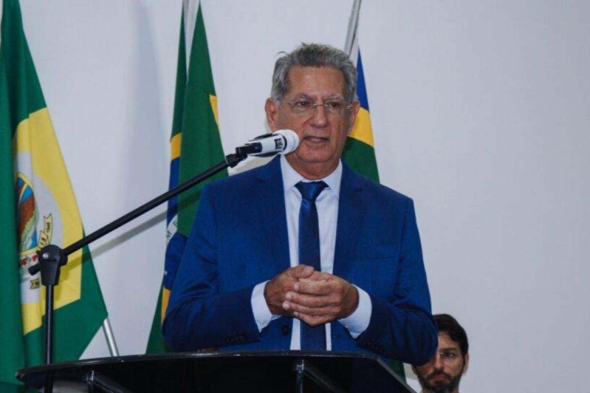 Prefeito de Nerópolis rompe com Gil Tavares e deve apoiar Issy Quinan em 2026