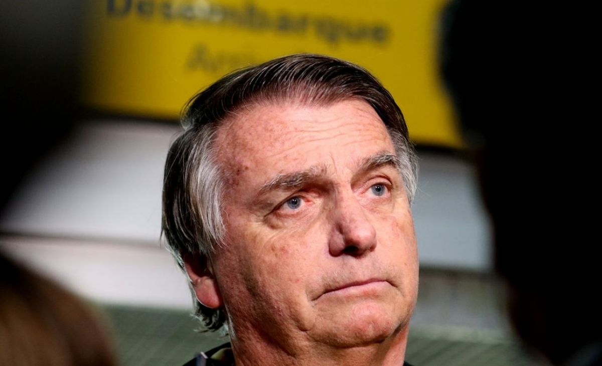 Defesa pede que Bolsonaro fique internado até que STF decida sobre prisão domiciliar