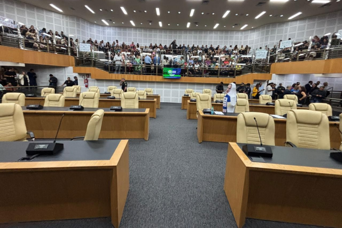 Vereadores concentram propostas em homenagens no início do ano legislativo