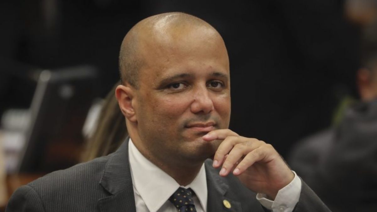 Major Vitor Hugo critica Wilder Morais e rebate nota de repúdio do PL