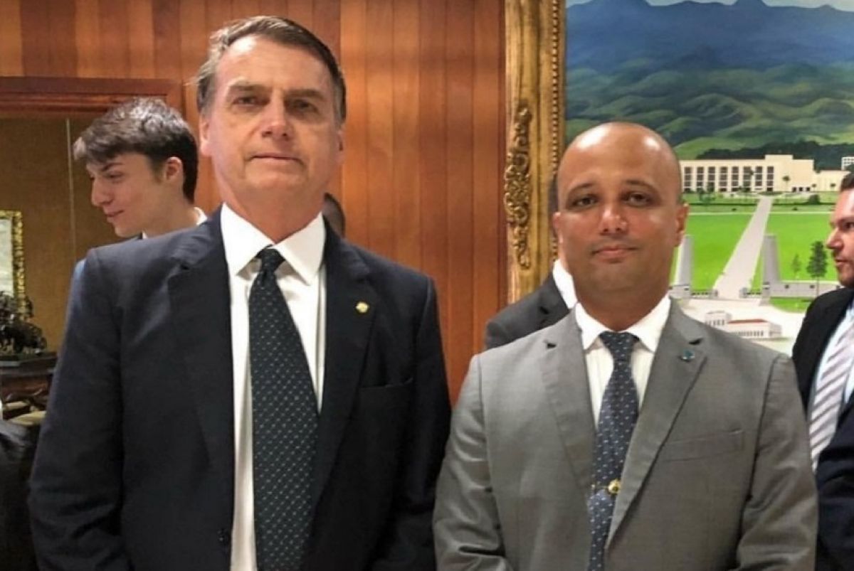 A pedido de Bolsonaro, Major Vitor Hugo desiste de disputar o Senado