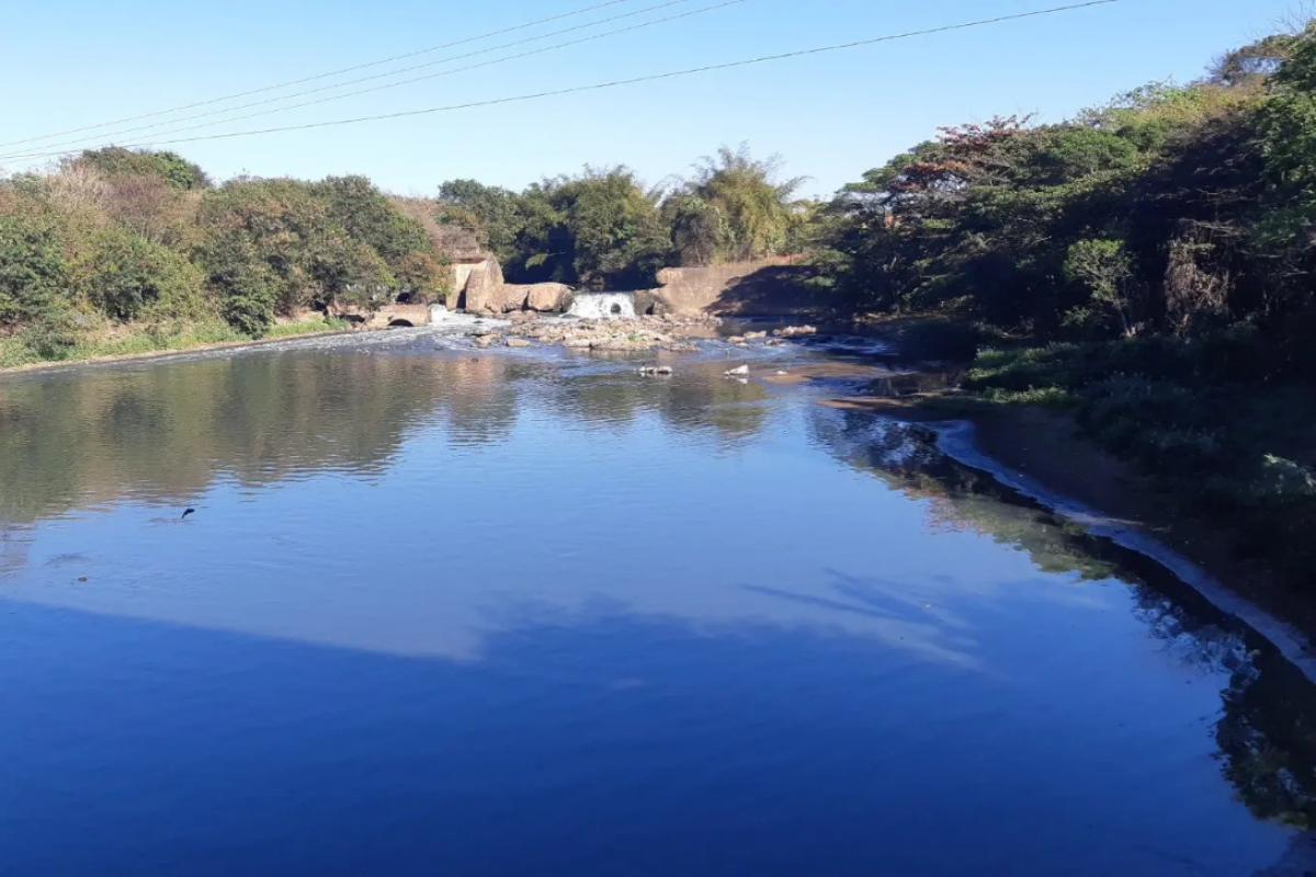 Rio Meia Ponte registra menor vazão do ano em Goiânia