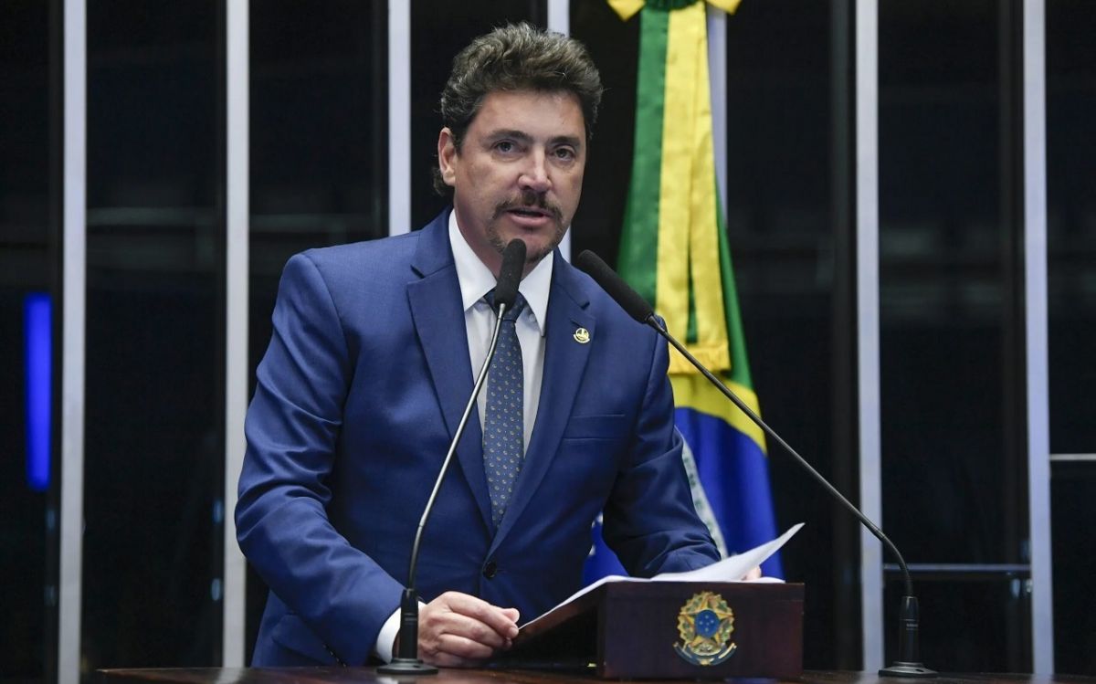 Site de Anápolis faz avaliação ruim de Wilder Morais na PEC da Blindagem