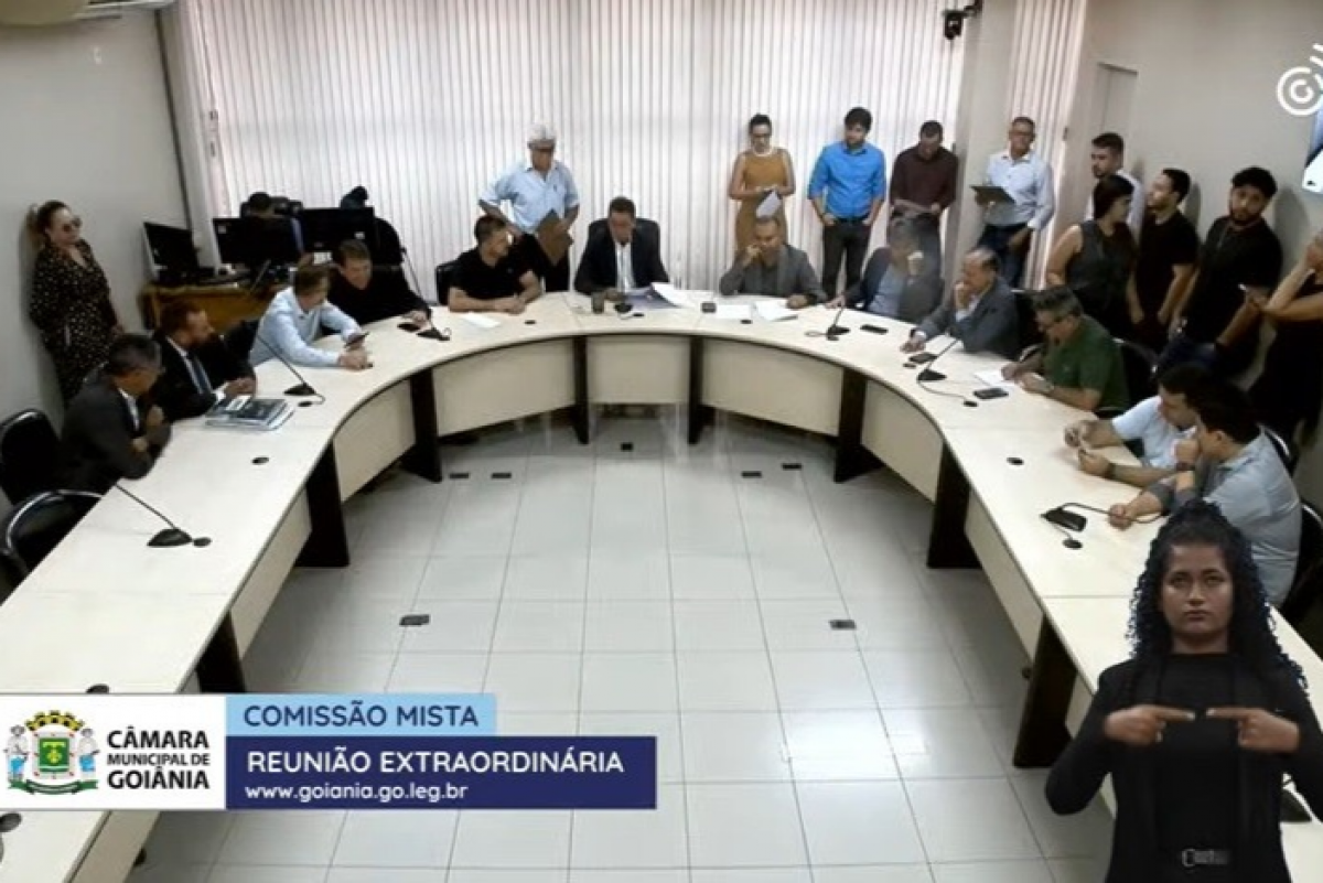 Bônus a vereadores de Goiânia avança em meio a críticas e possível judicialização