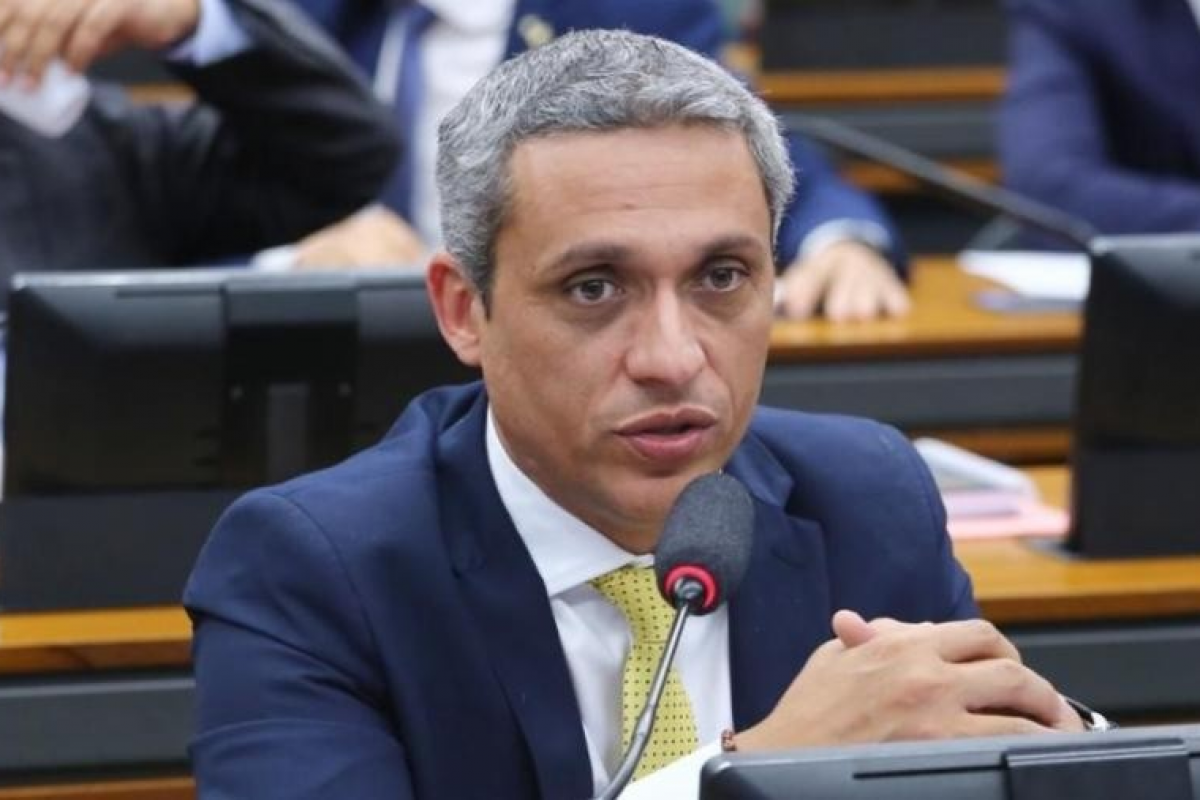 Relembre: PF diz que Gustavo Gayer mantinha escola de inglês e loja de roupa com dinheiro público