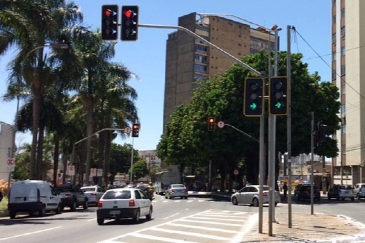 Prefeitura de Goiânia cancelou licitação dos semáforos sem divulgação oficial