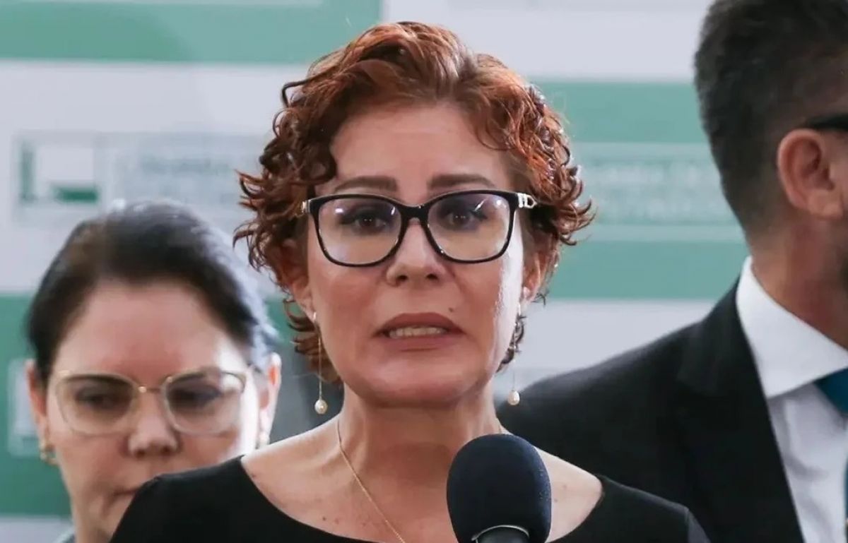 Zambelli apanha na cadeia e pede transferência de cela